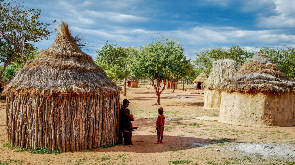 Lhabitat Ailleurs Le Peuple Himba De Namibie Le Mag