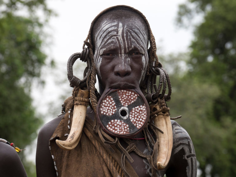 Woman With Lip Plate From The Mursi Tribe Ethiopia Le Mag